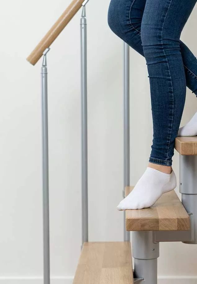 DOLLE Dublin - schody modulové 1/4 zat. do 315cm, 13 nášlapů, zábradlí STYLE 6