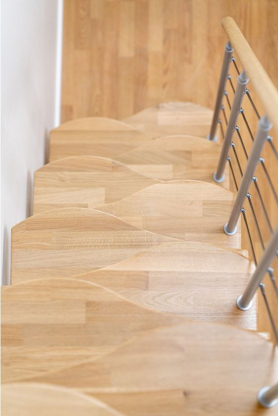 DOLLE BASEL - úsporné schody do 360cm/ dub lakovaný