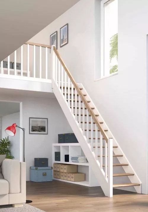 DOLLE PARIS - schody rovné s podstupnicemi, buk-dub lakovaný/bílá