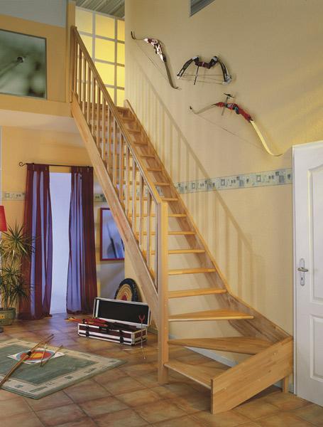 DOLLE PARIS - schody 1/4 levé  bez podstupnic, se zábradlím nerezové pruty, smrk nelakovaný